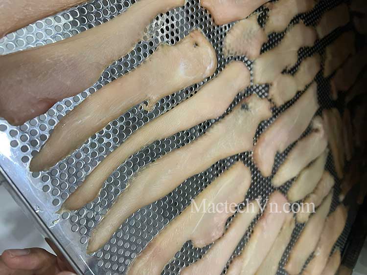 Lát thịt gà sấy khô – Xu hướng thực phẩm ăn liền và thức ăn thú cưng từ ngành chăn nuôi Việt Nam